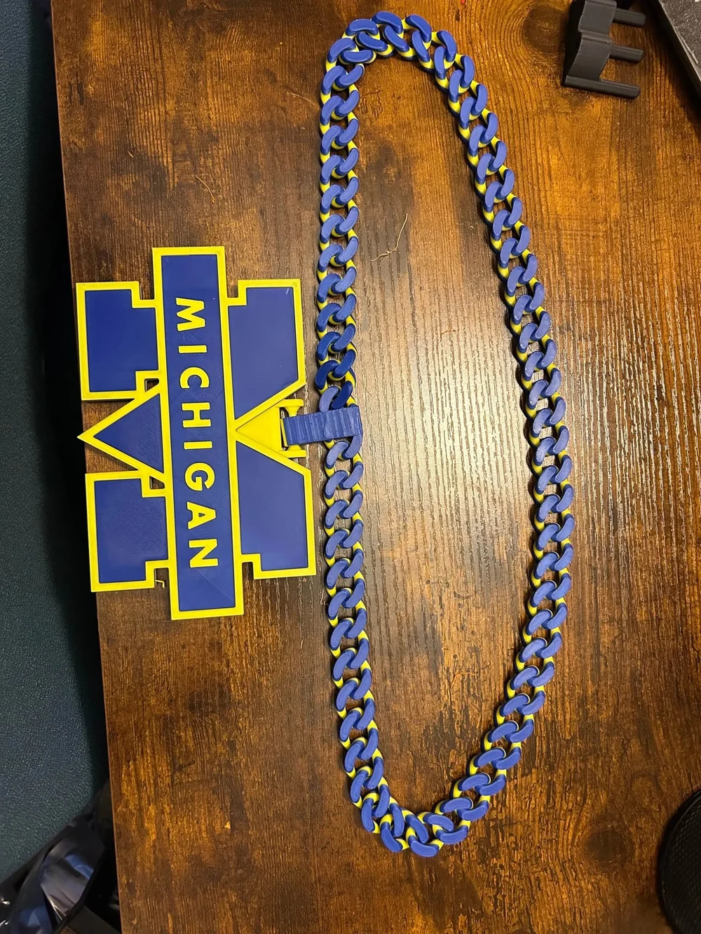 3d printed University of Michigan Blue and Yellow Chain Hype Chain